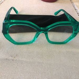 Non Prescription Eyewear Green.  No scratches.  Non Brand